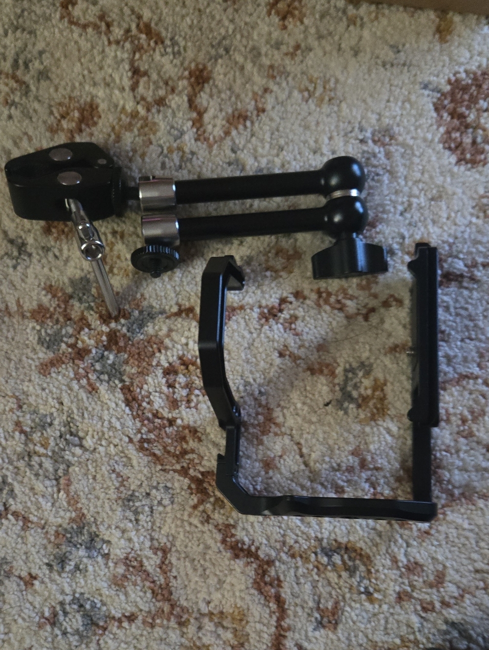Universal Black Metal Phone/Camera Cage Mounting Bracket with Adjustable Arm
